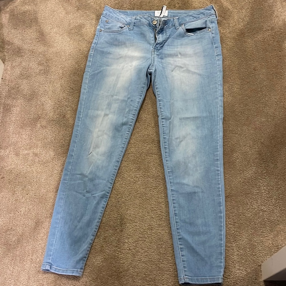 Celebrity pink Dawson Super Skinny jeans